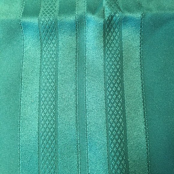 CHRISTMAS ON MAIN STREET Dinner Napkins NEVER USED - Picture 4 of 9